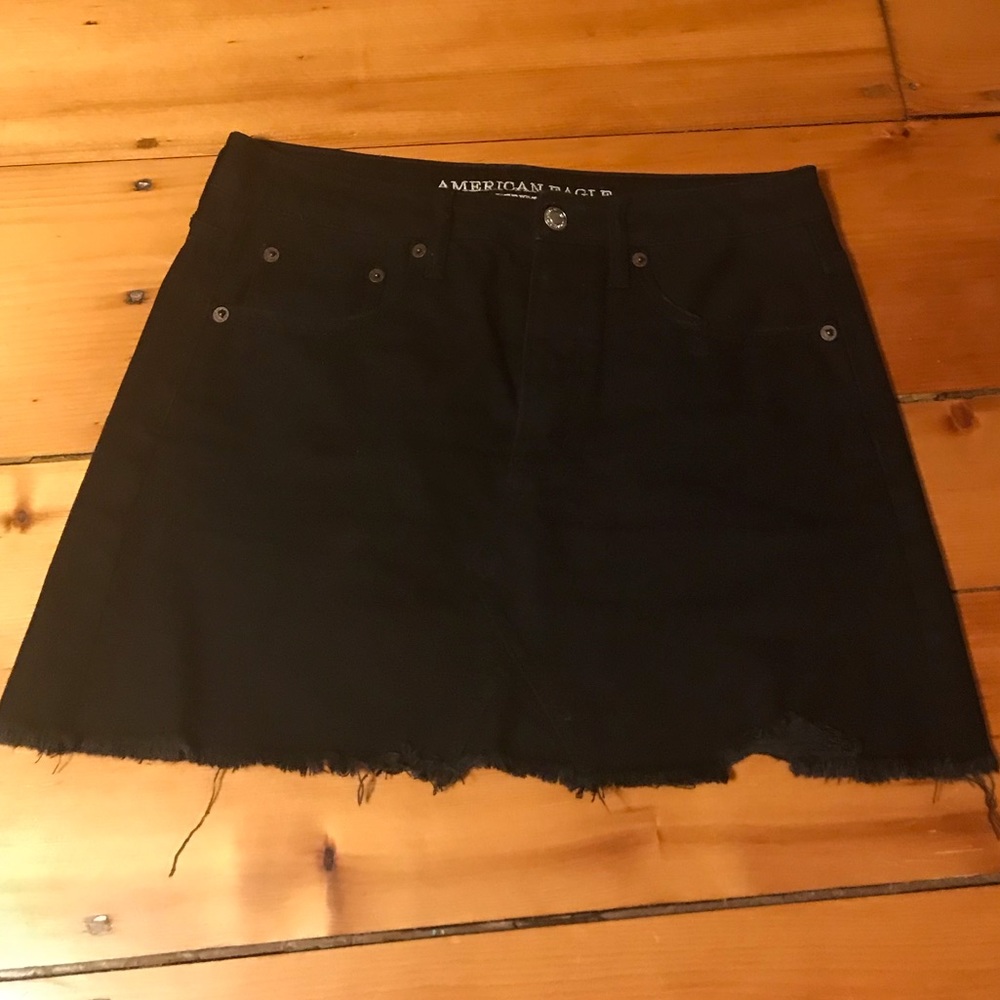 American Eagle black distressed skirt